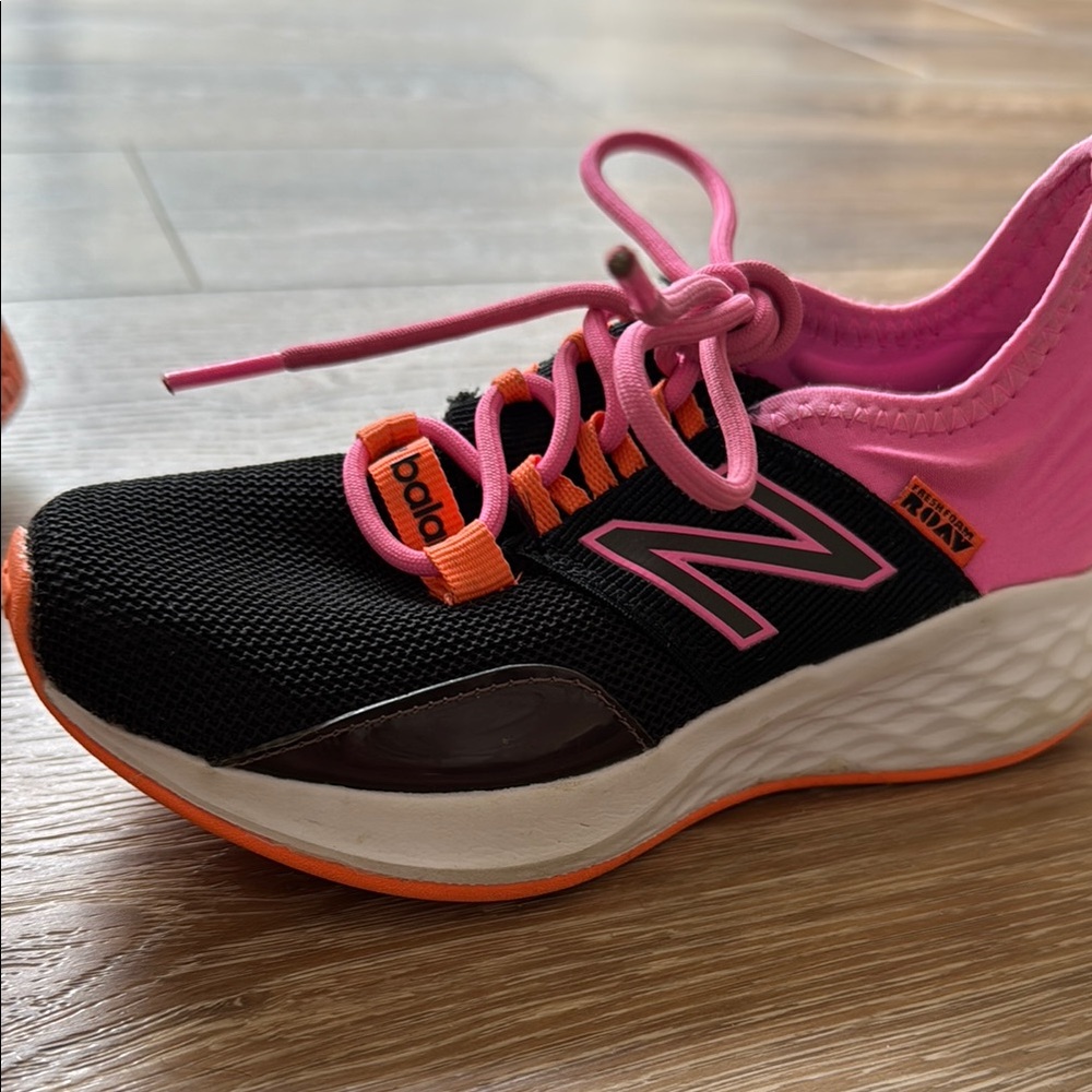 New Balance Black and Pink Sneakers - Picture 8 of 9